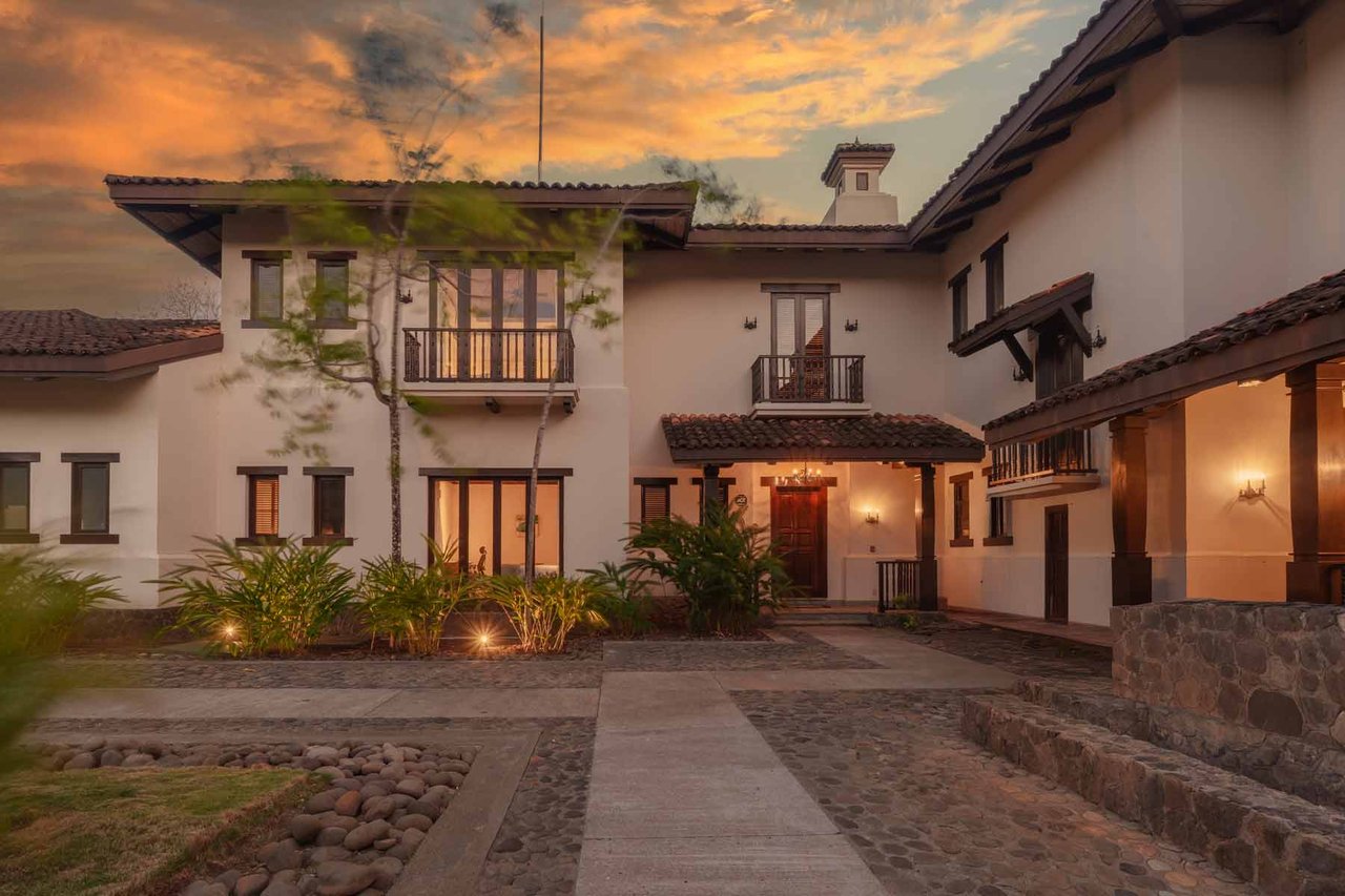 Los Malinches 22 | Timeless Spanish Colonial Home in Hacienda Pinilla