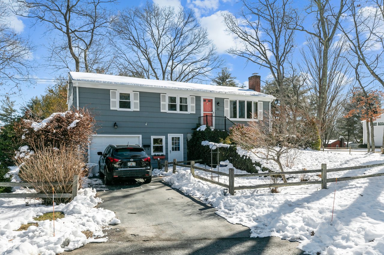 60 Knollwood Circle, North Kingstown, RI 02852