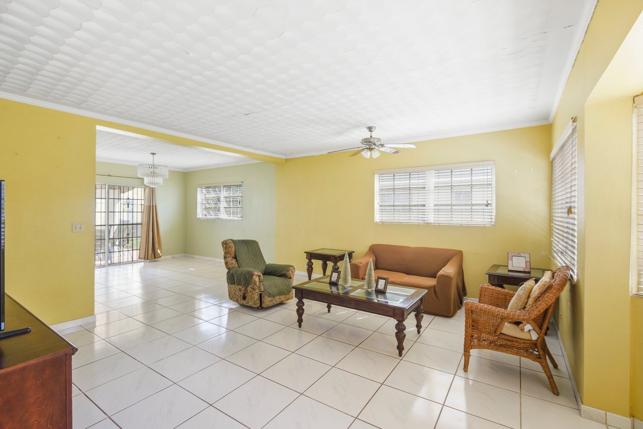 Royal Valley’s Duplex Residence