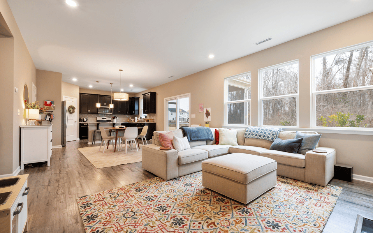 Can You Sell and Buy a Home at the Same Time?