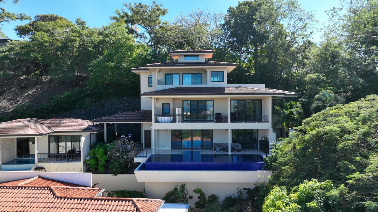 Casa Todo Bien and Guest House