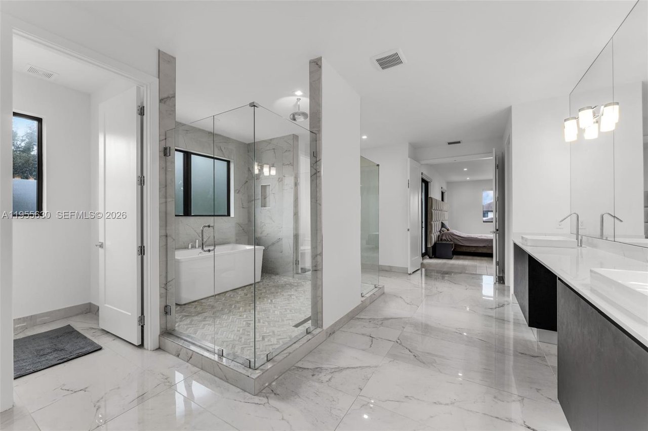 4950-sw-158-avenue-southwest-ranches-fl-home-for-sale-bathroom-2