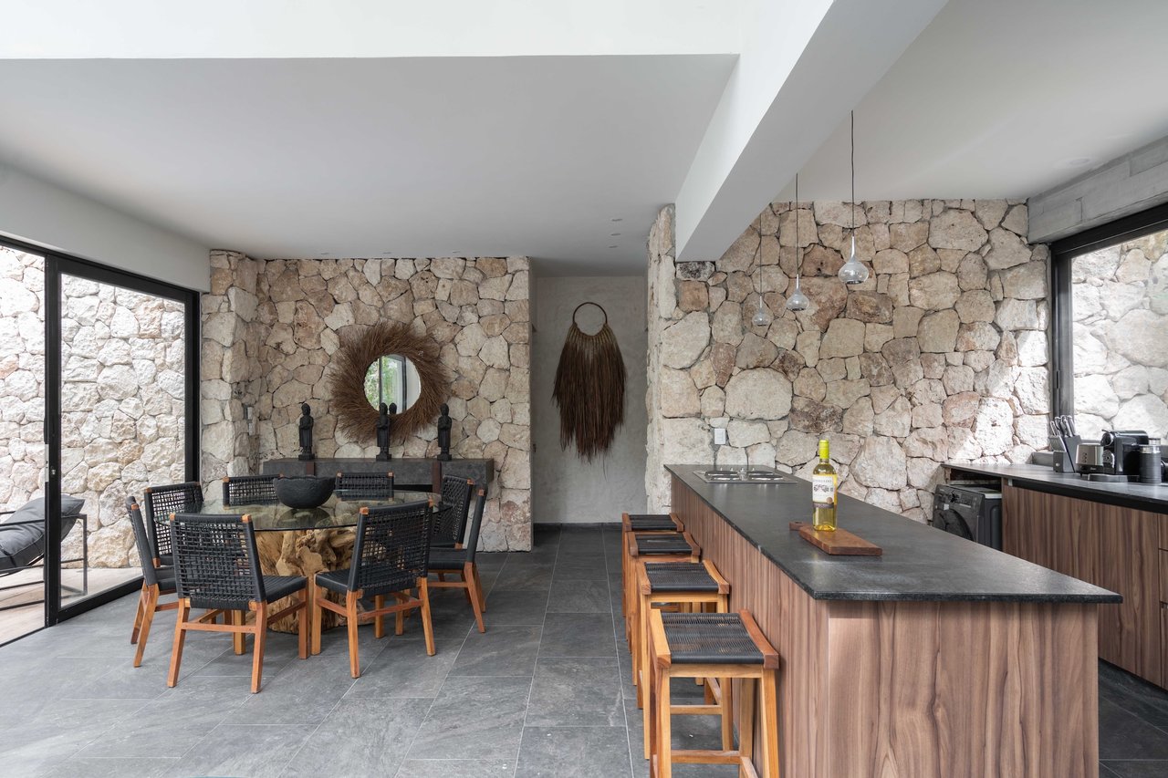 Villa 7  | Beautiful 5 Bedroom with Large Pool in 12 O’Clock Tulum