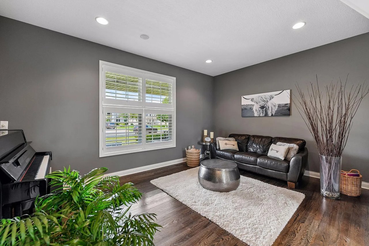 Stunning 2-Story in Springfield Community