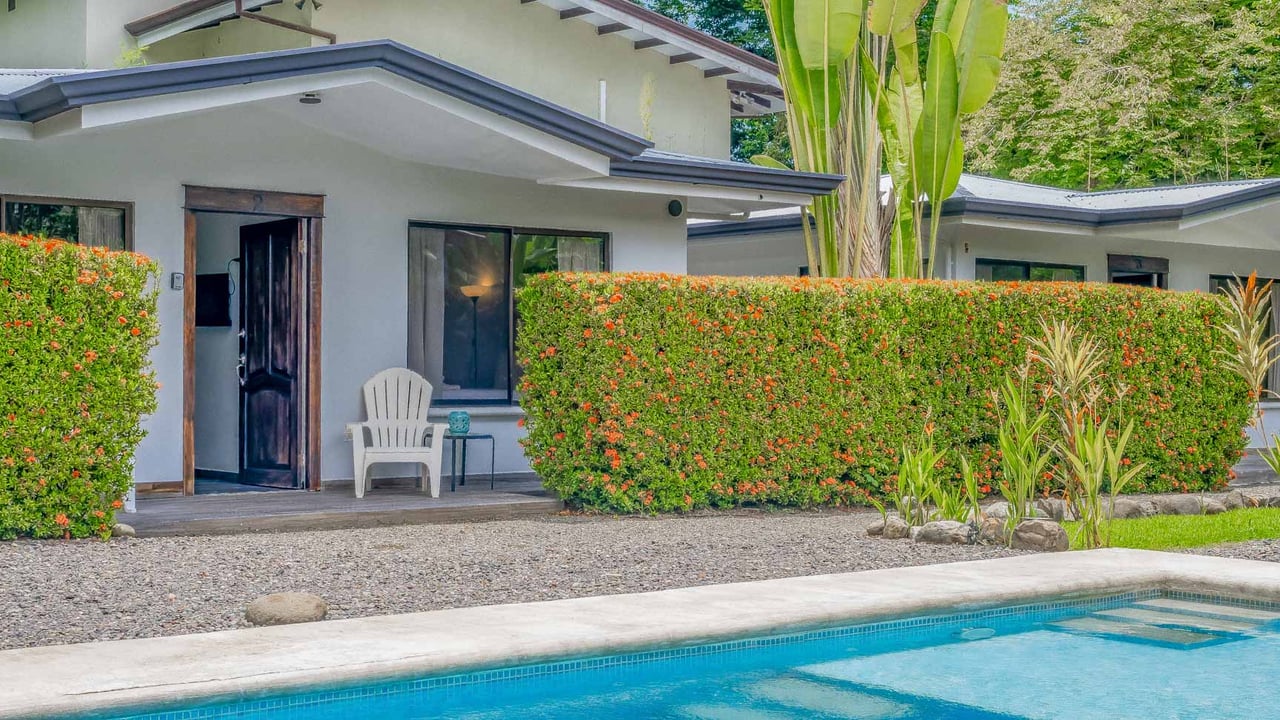 Tropical 3-Cabin Home with Pool and Gardens in the Heart of Uvita