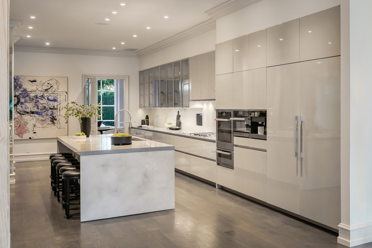 917 N Crescent Dr, Beverly Hills