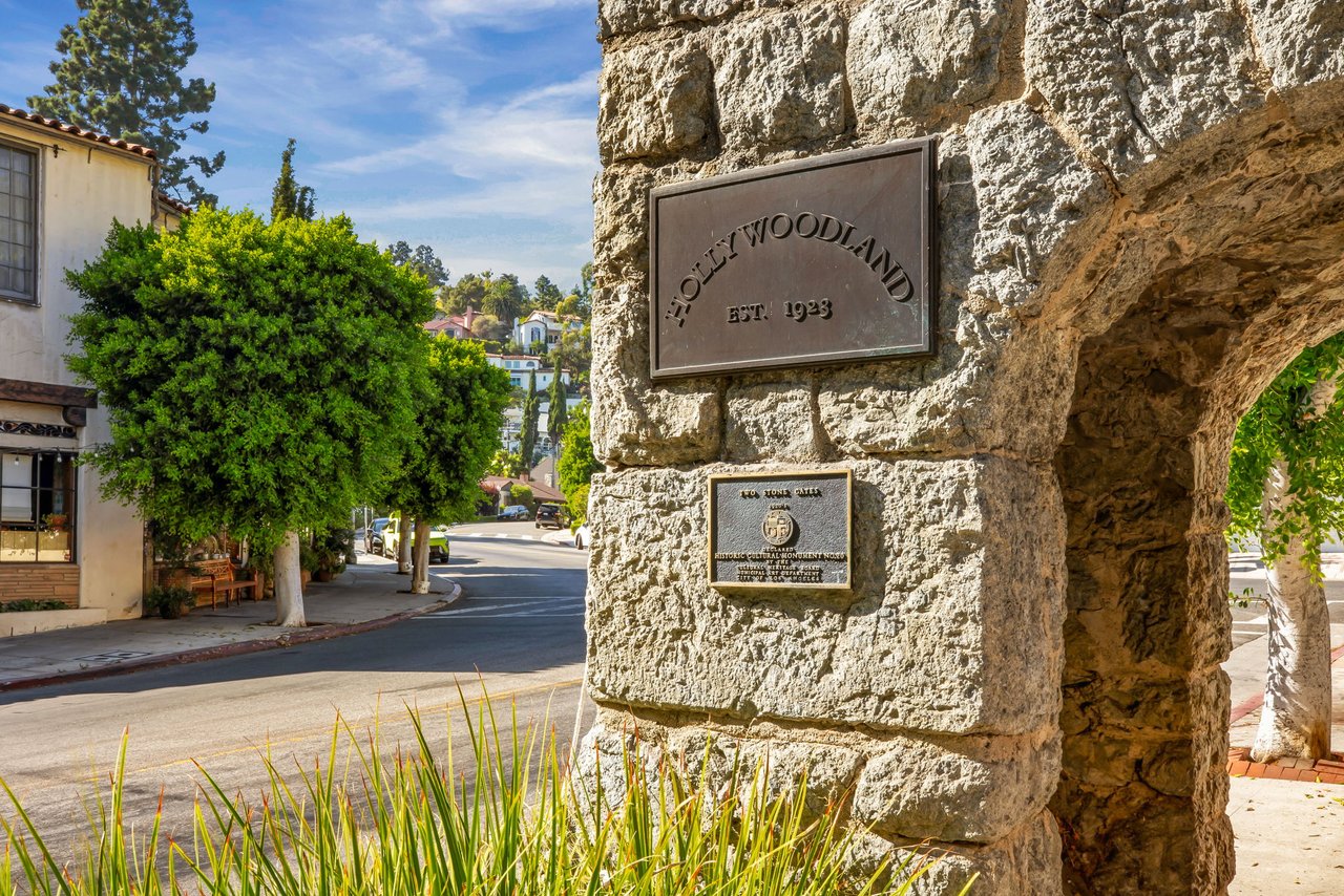 2808 Lambert Dr, Hollywood Hills 