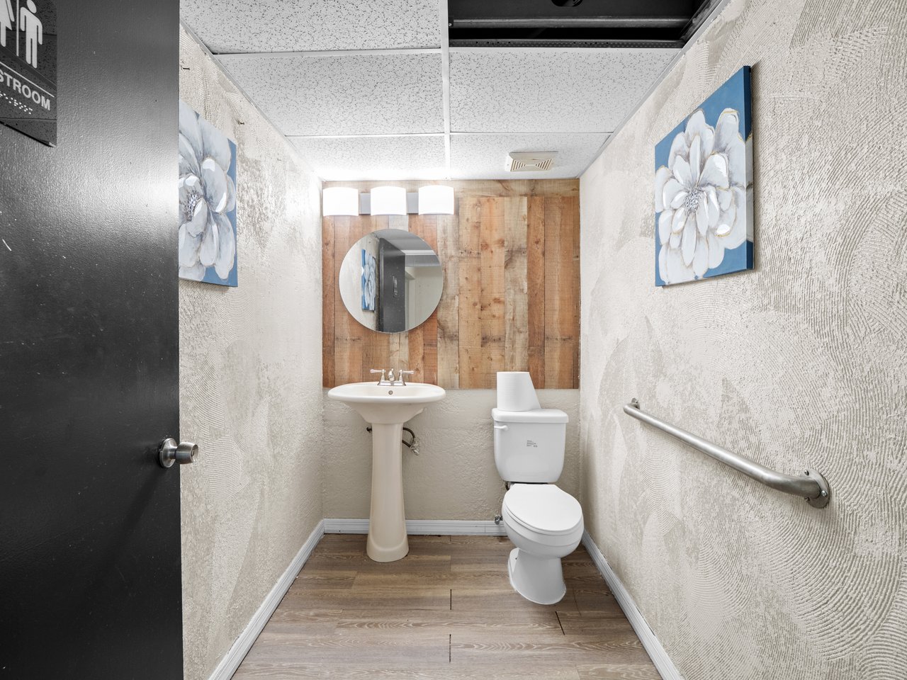 2715 N Harbor City Blvd