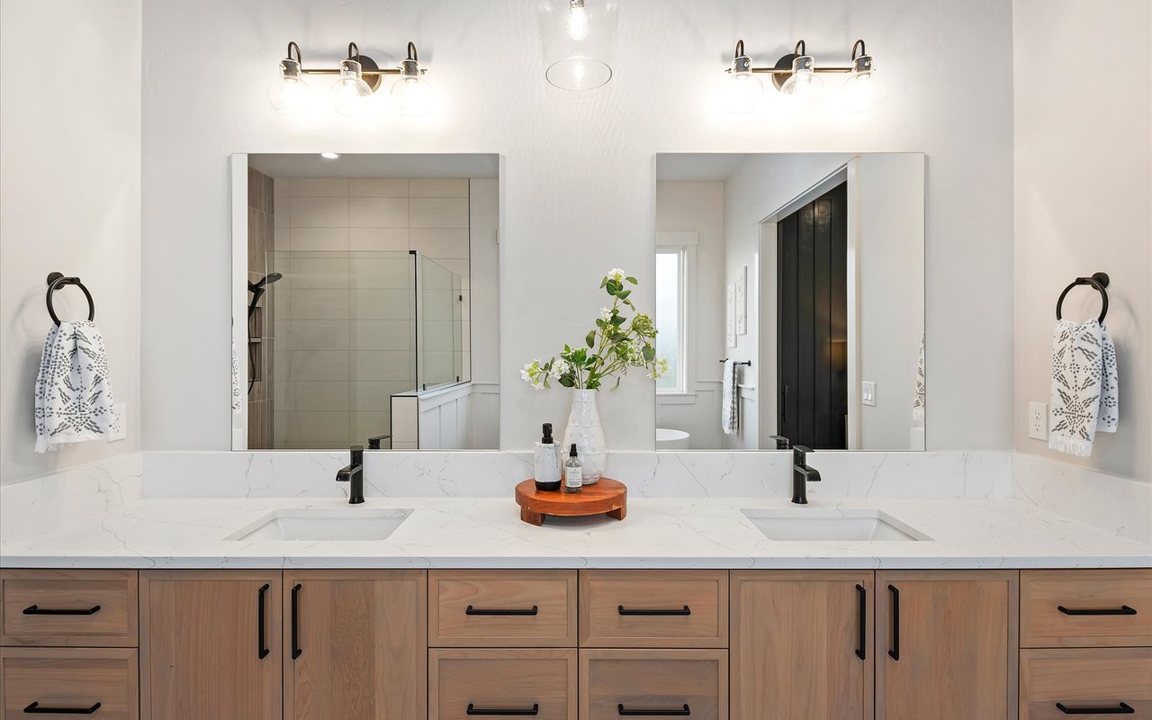 Modern Craftsman on One-Third of an Acre in Star, Idaho