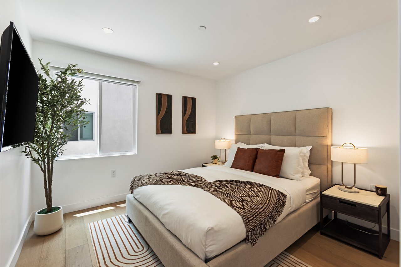 3B/3.5B Designer Home located in Prime Location
