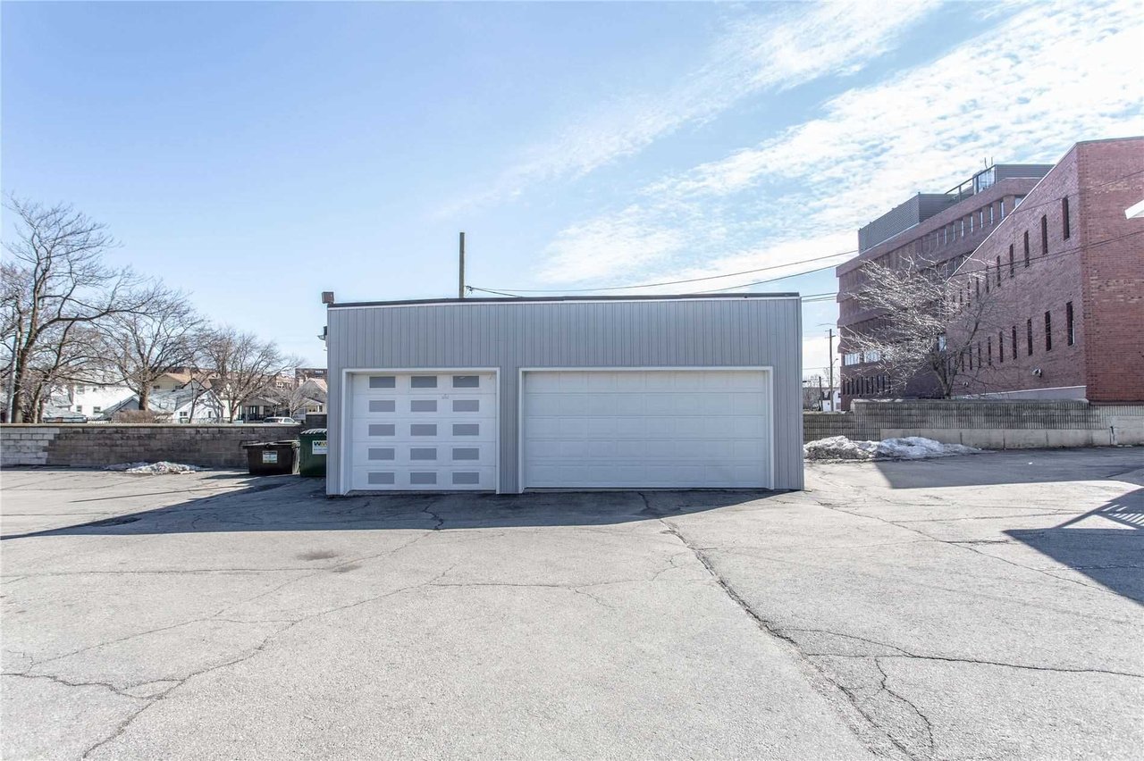 135-137 Queenston Street