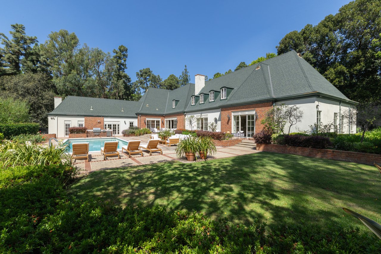 1025 N Crescent Dr, Beverly Hills