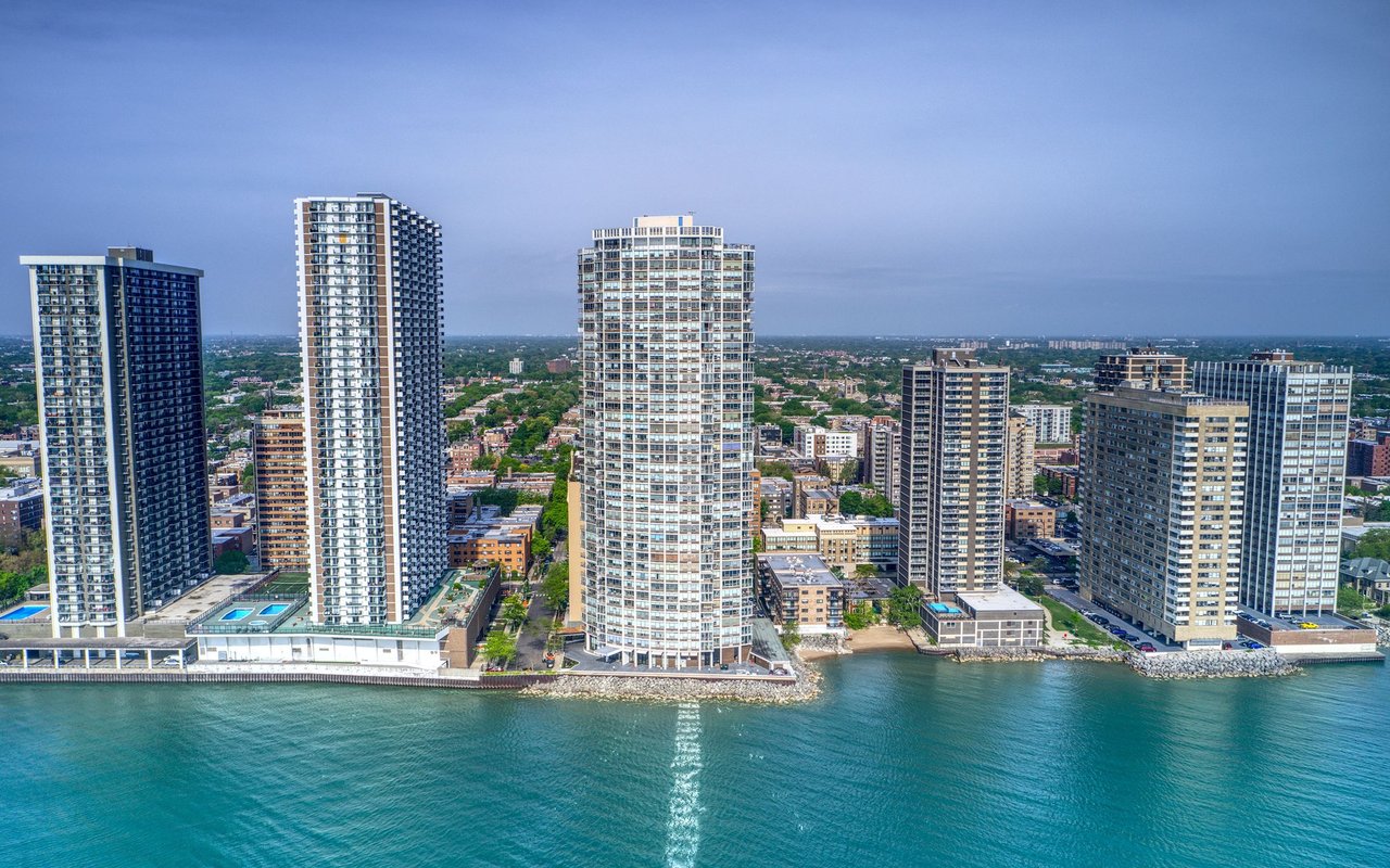 Edgewater high-rises line the Lake Michigan shoreline.