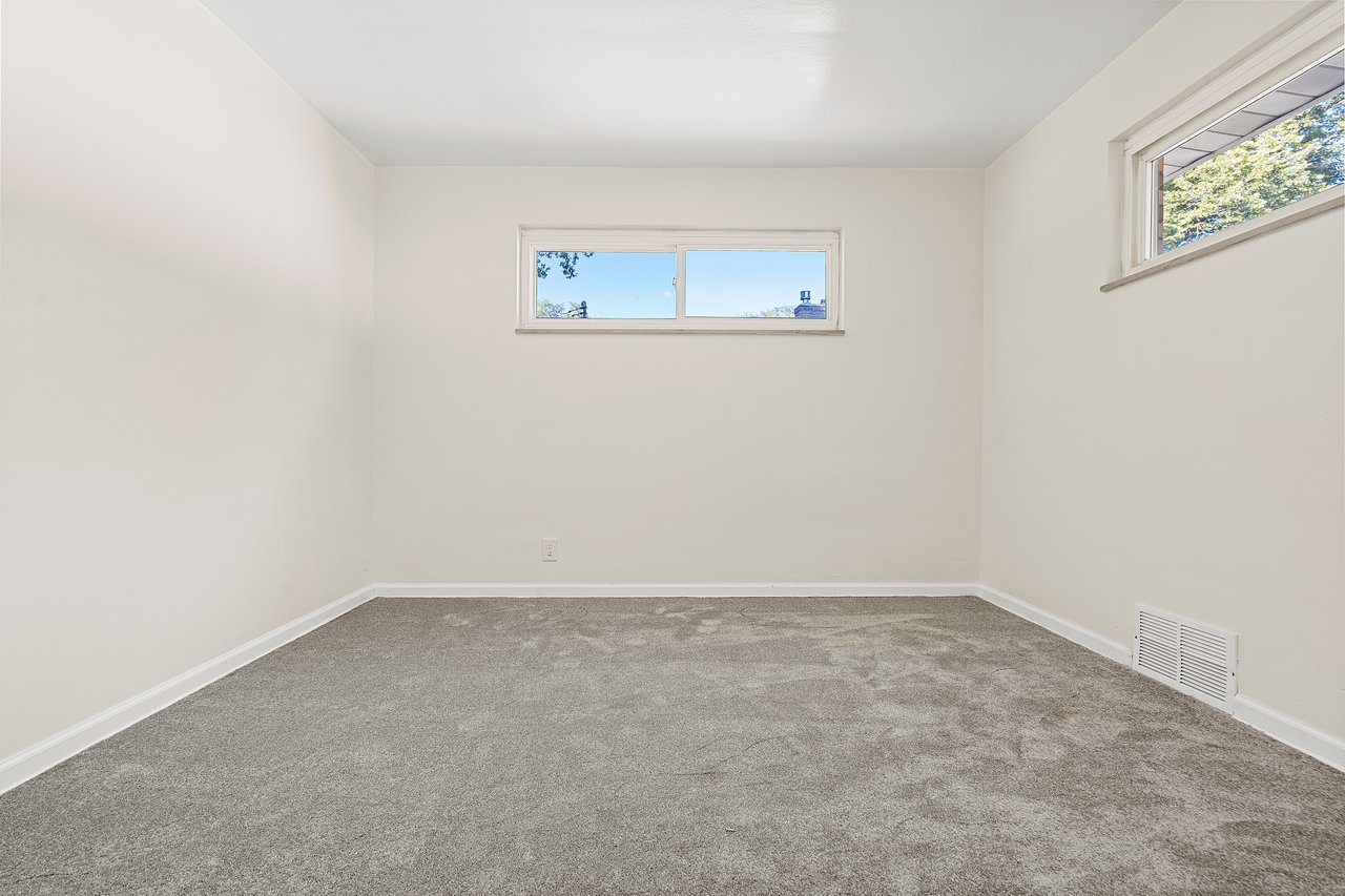 1332 Foxboro Dr