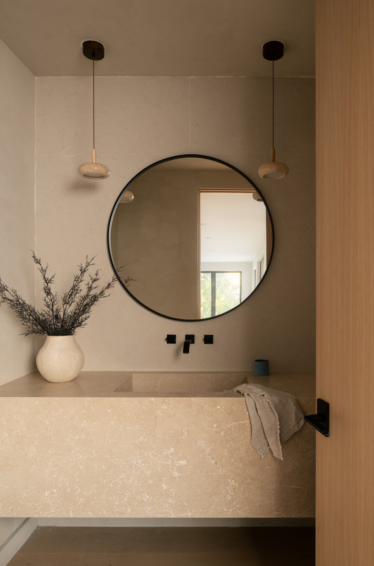 quintessential Hollywood Hills