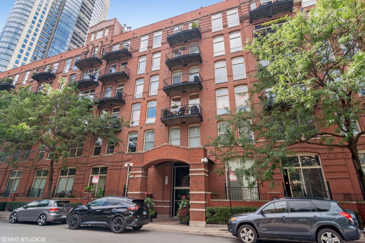 550 N Kingsbury St, #423