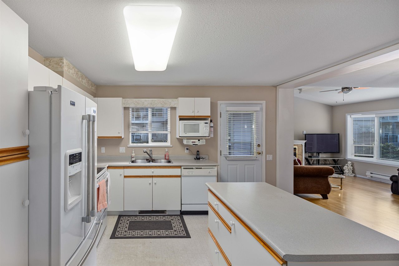 6-1201 Pemberton Ave