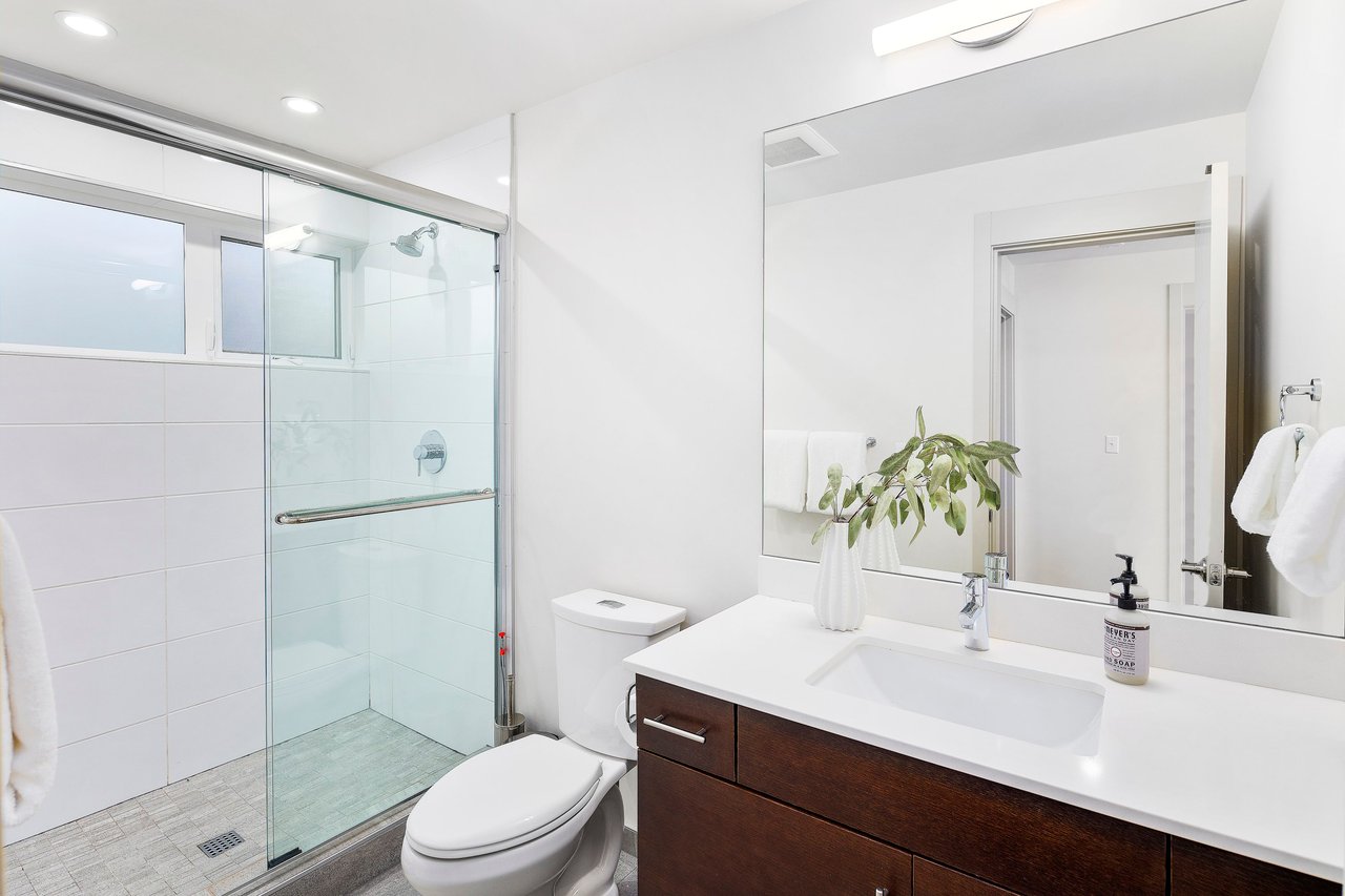 2418 NW 64th St