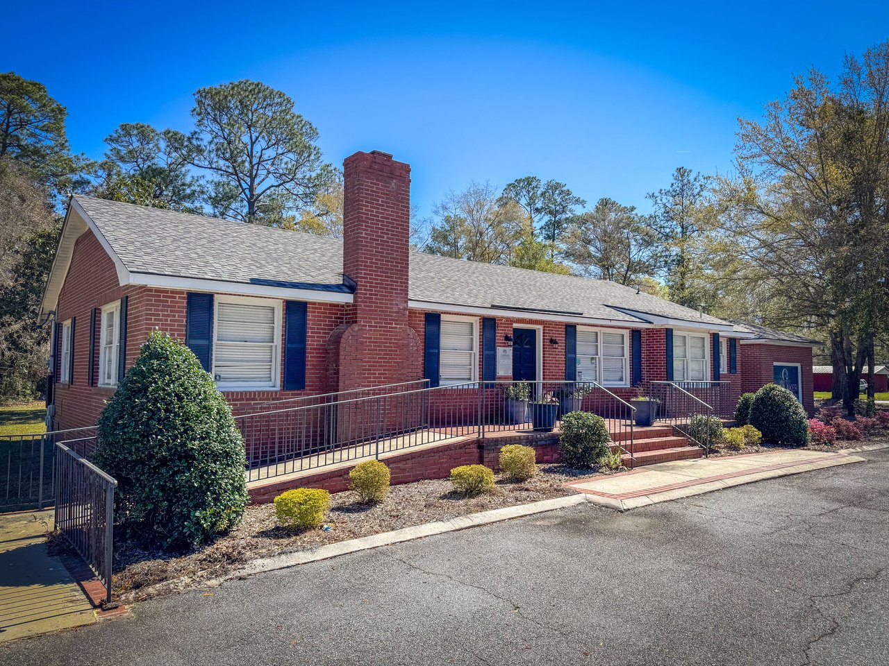 1102 N Columbia (HWY 21) Avenue