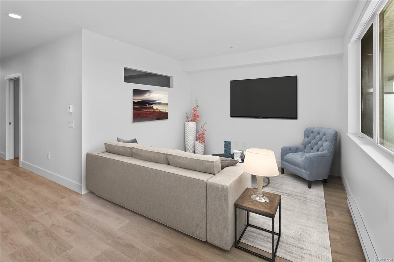 312-2461 Sidney Ave, Sidney