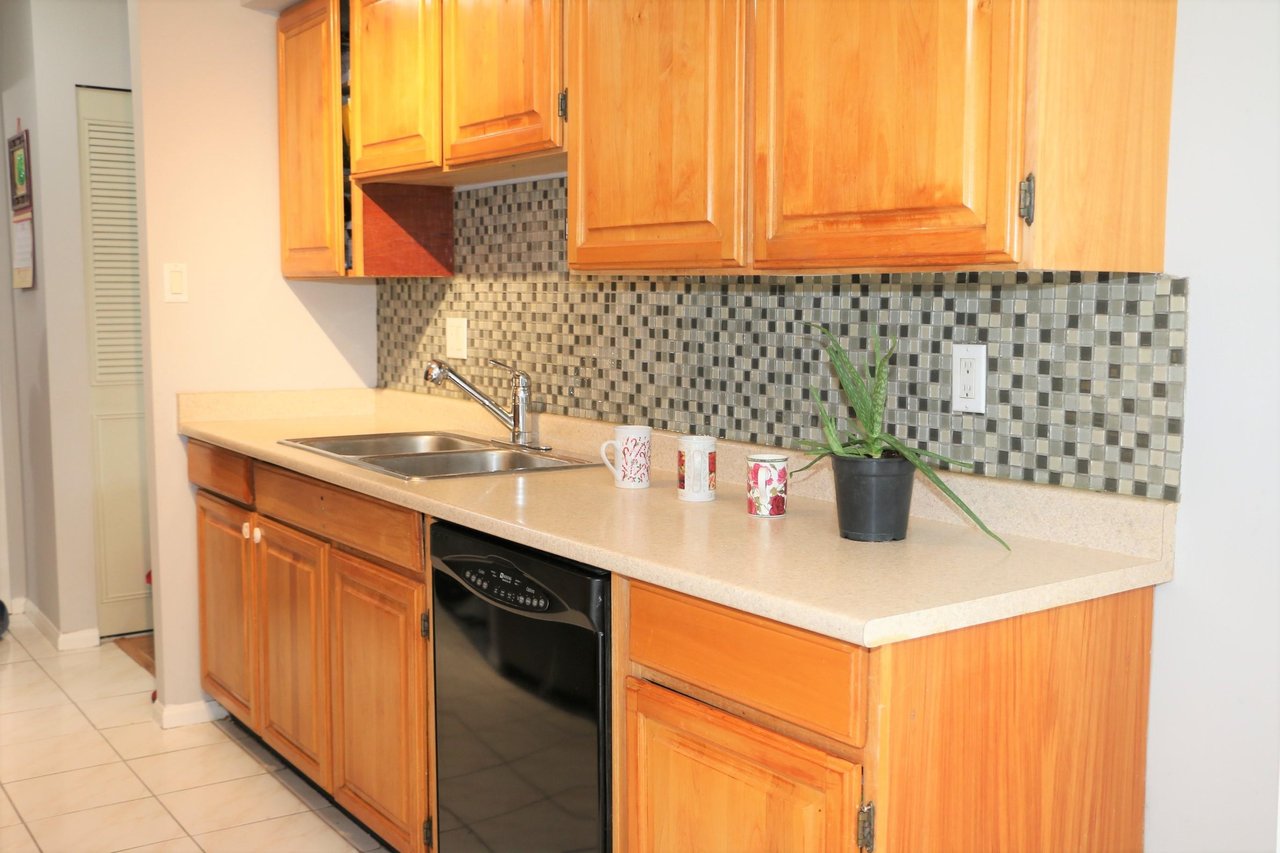 1402-7235 Salisbury Ave