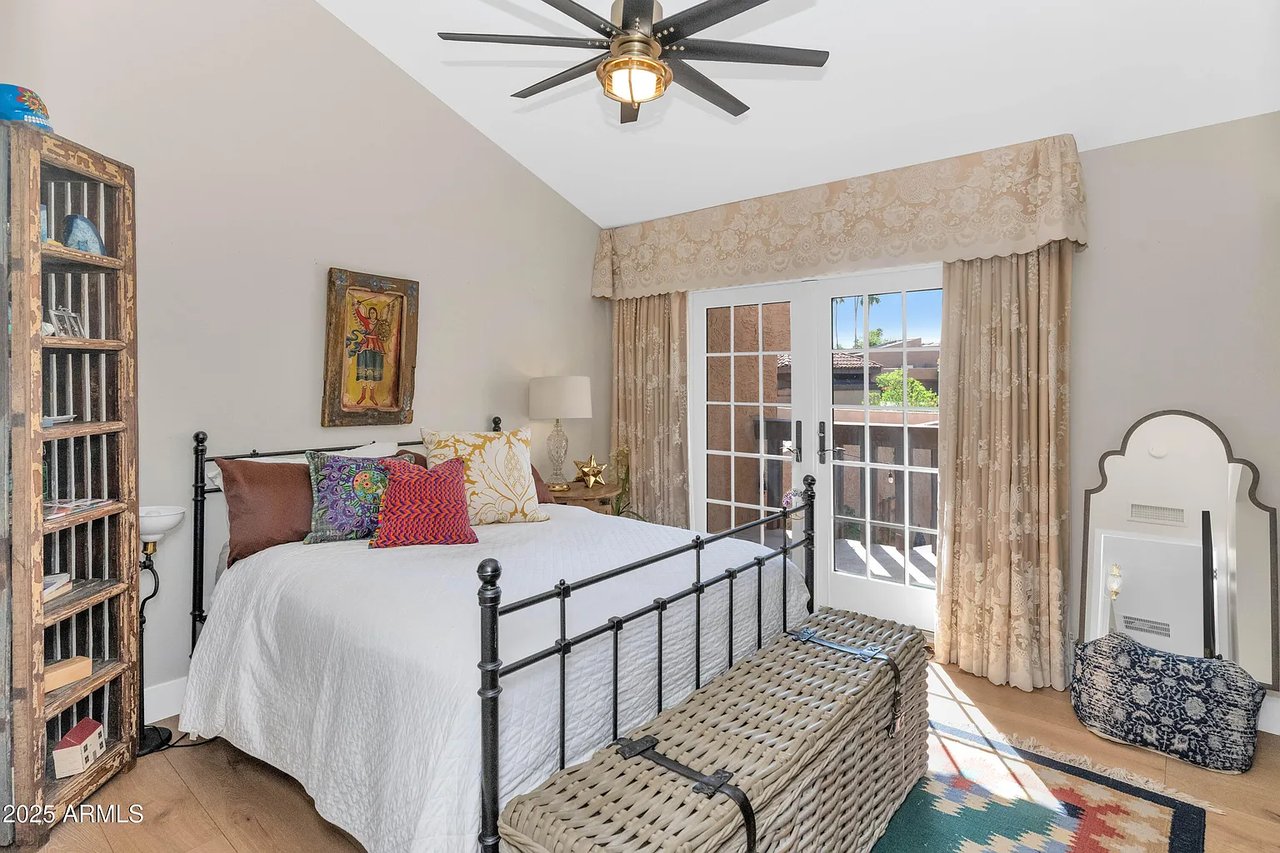 4434 E Camelback Rd Unit 137