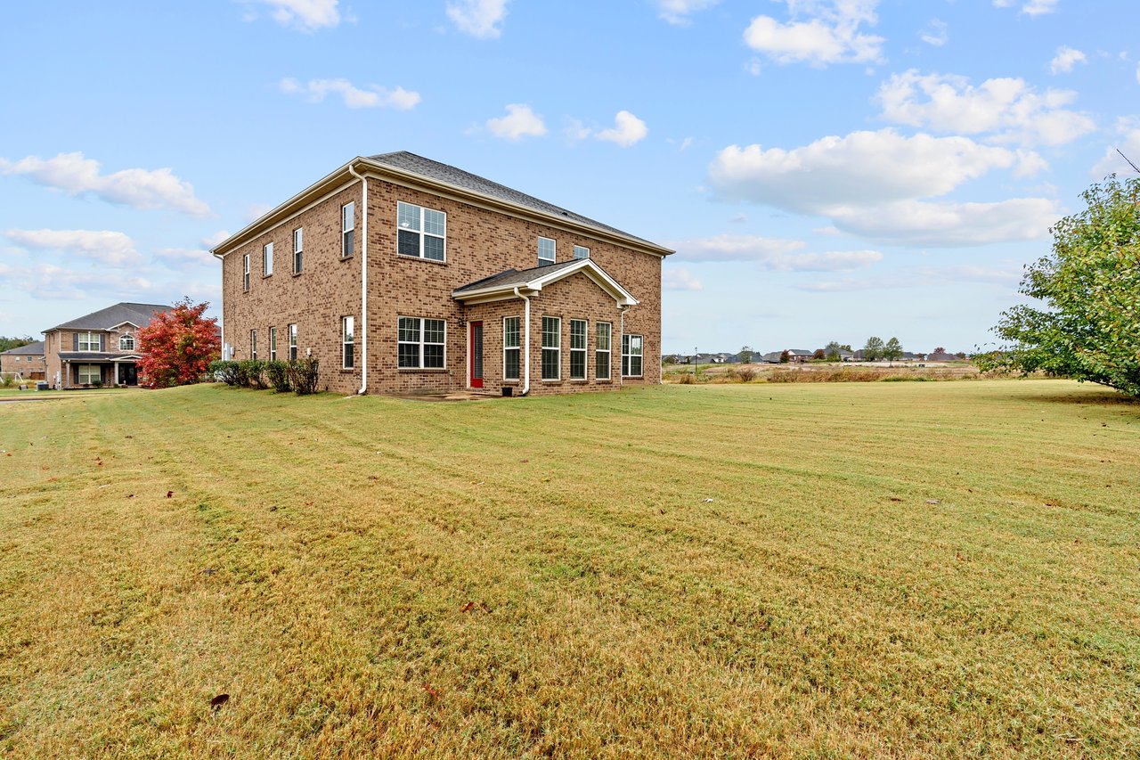 Spacious 5-Bedroom Luxury Retreat