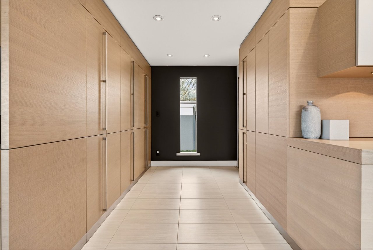 Inspiring MCM Residence