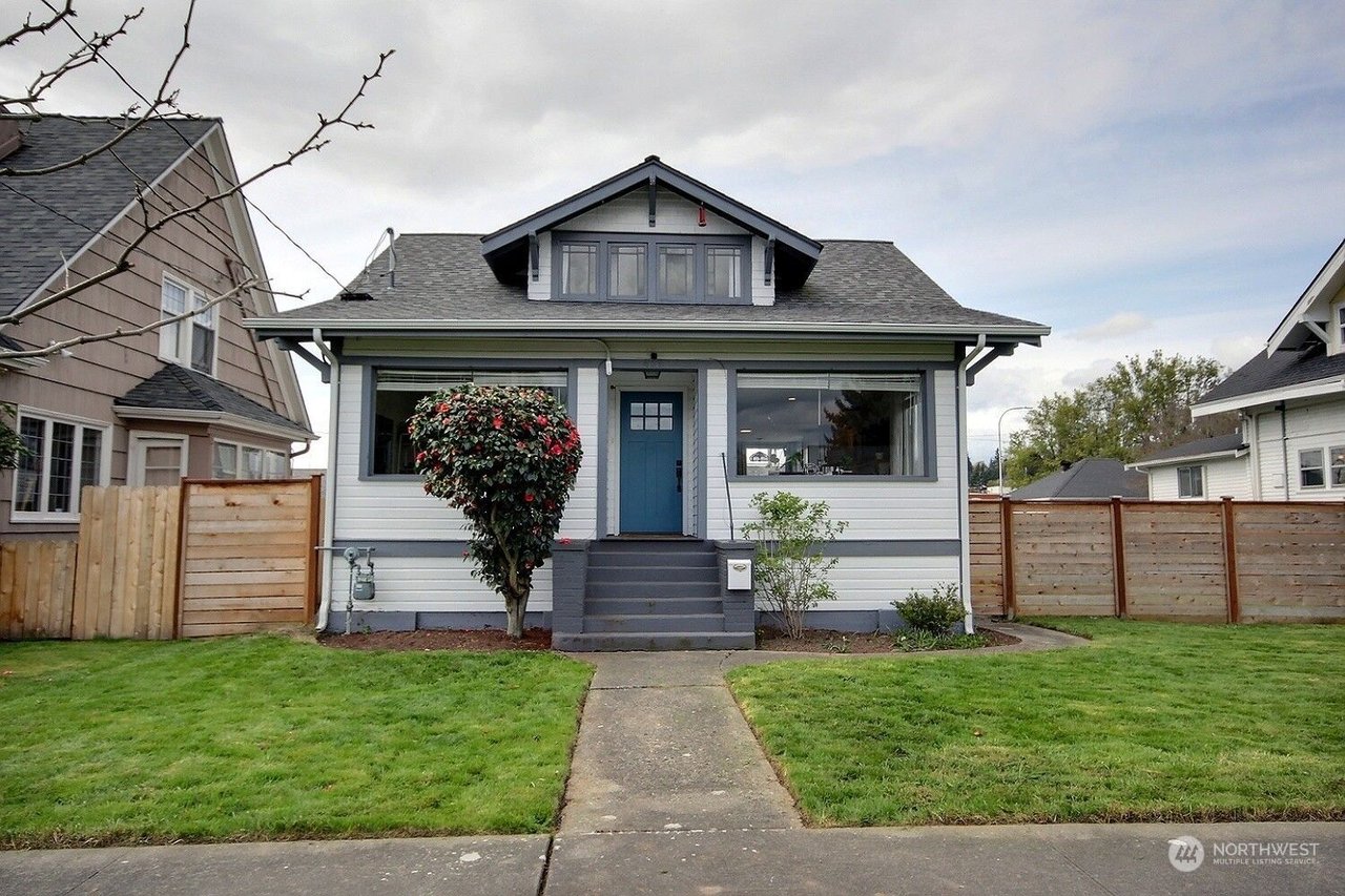 409 Whitworth Avenue S