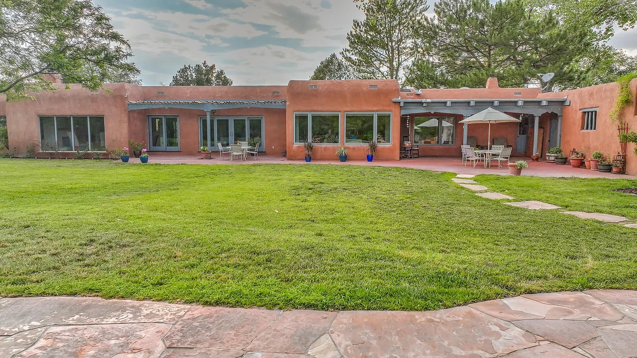 5910 Corrales Rd