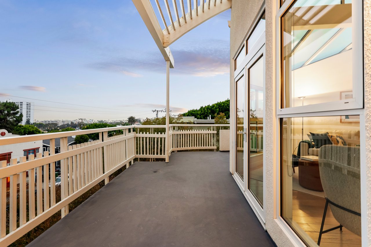 2913 3rd St Unit: 304, Santa Monica 