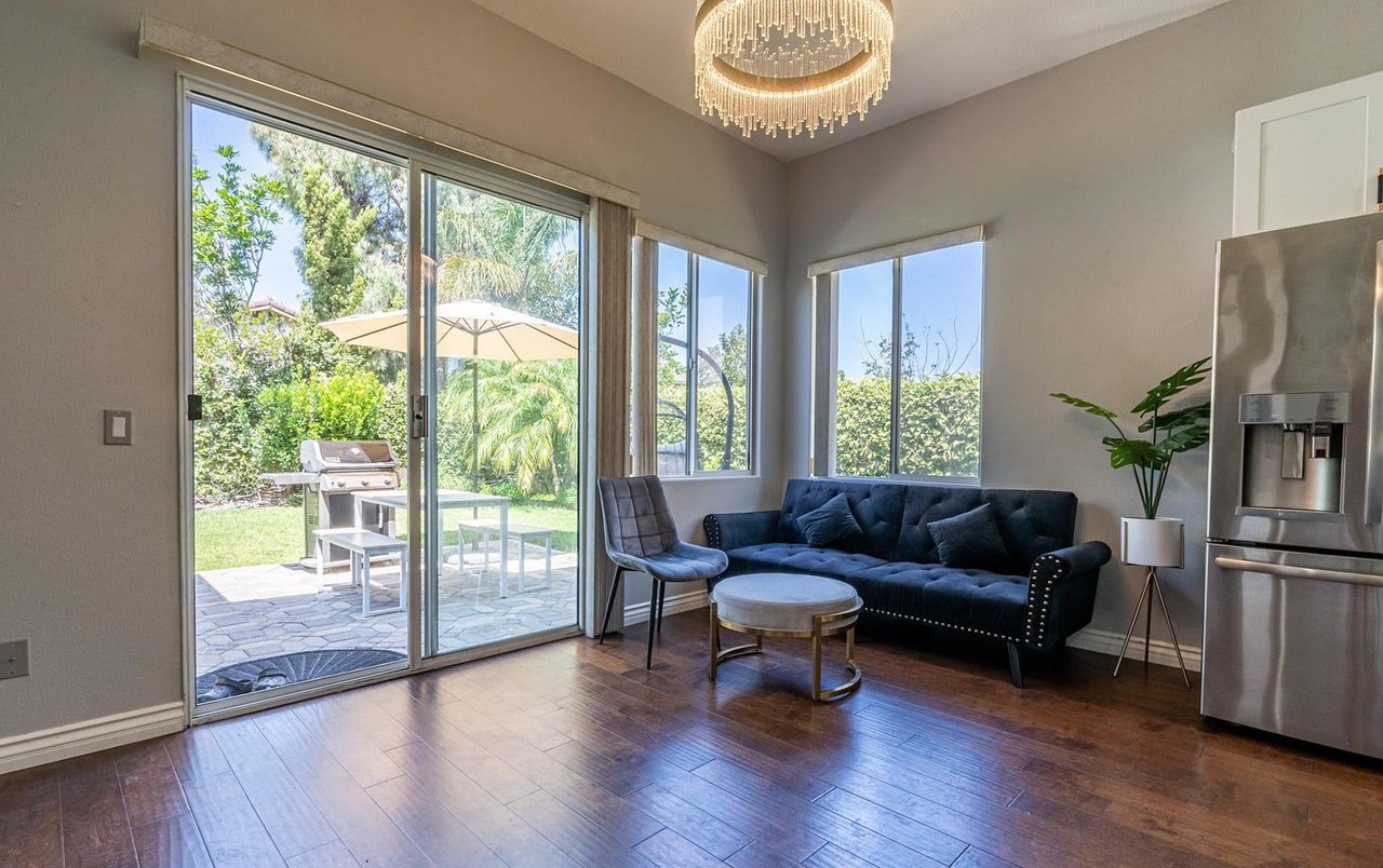 665 Camino De La Luz