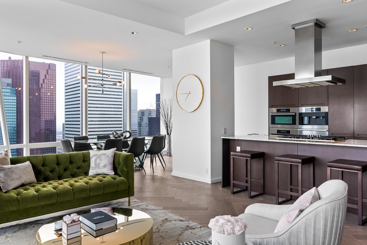 Suite 5804- 180 University Avenue