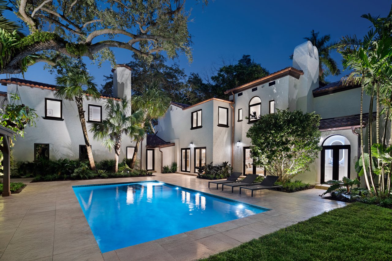 3700 Hibiscus Street "Casa Mamey"