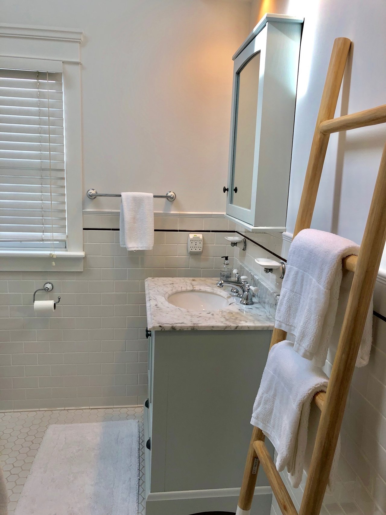 #344 Classic Bay Header