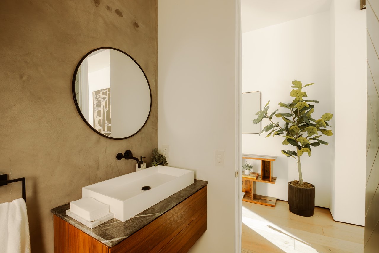 13331 Mulholland Dr, Beverly Hills