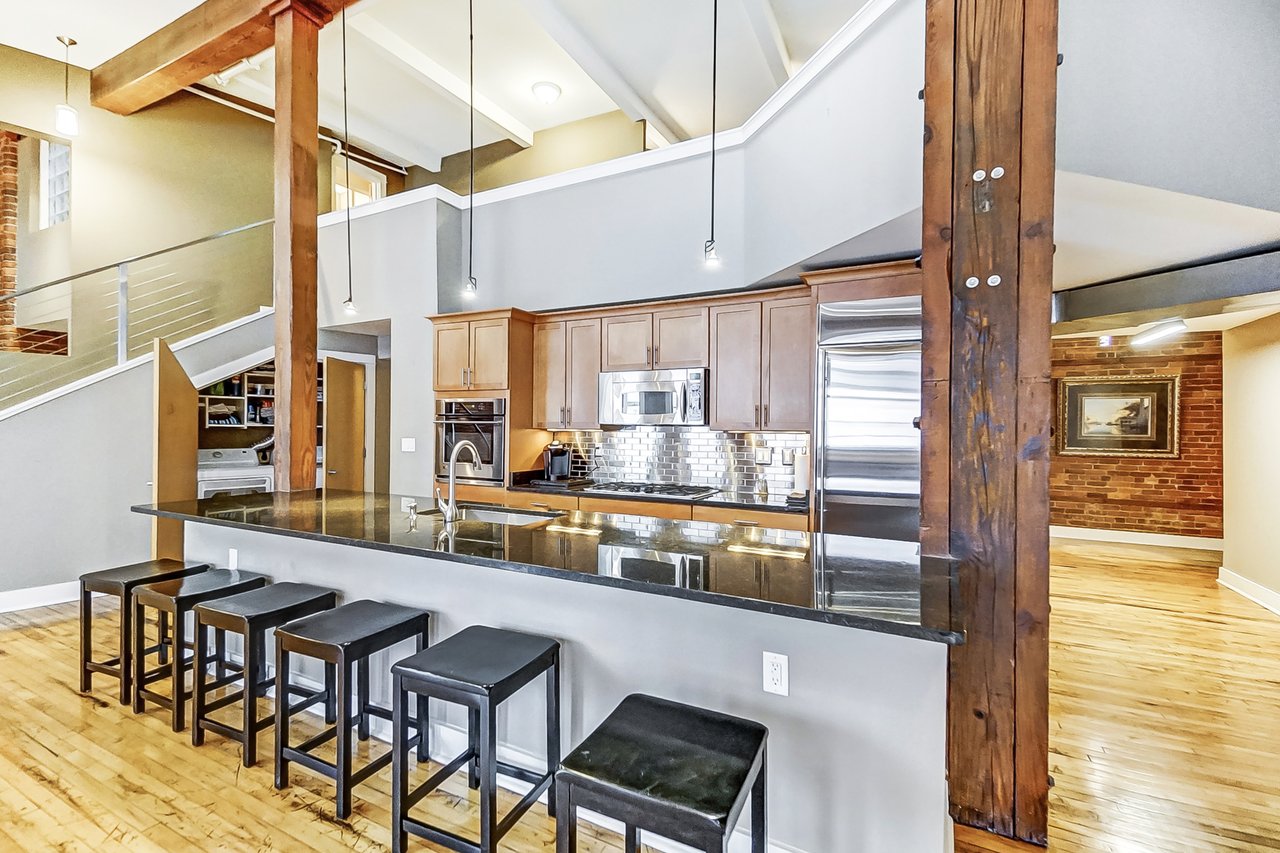 26 E 6th St. (3 units available.) #702, #802 #803