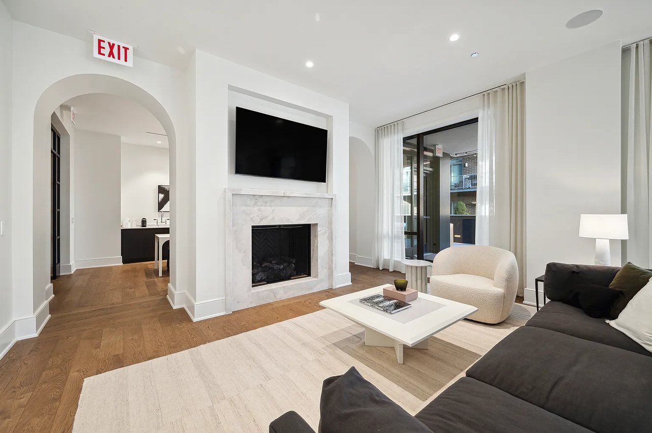 21 N May St, #405