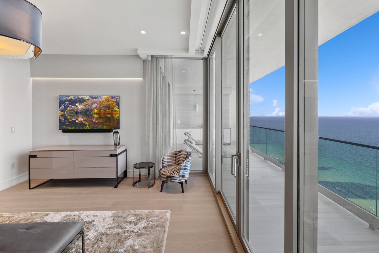 17901 Collins Ave # 3003