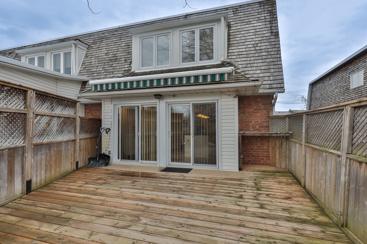 86 Forsythe Street, Oakville