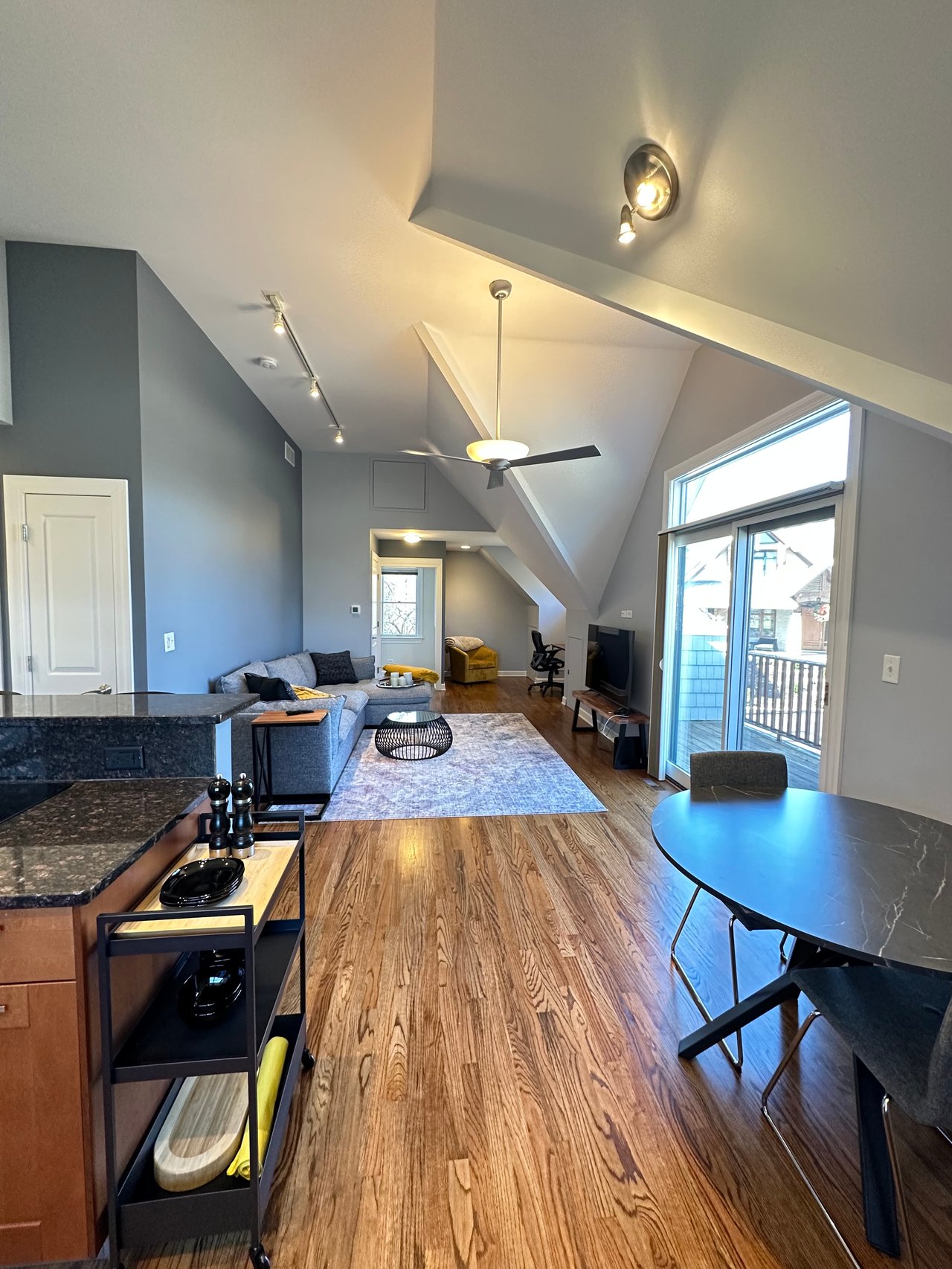 1040 S Edgewood