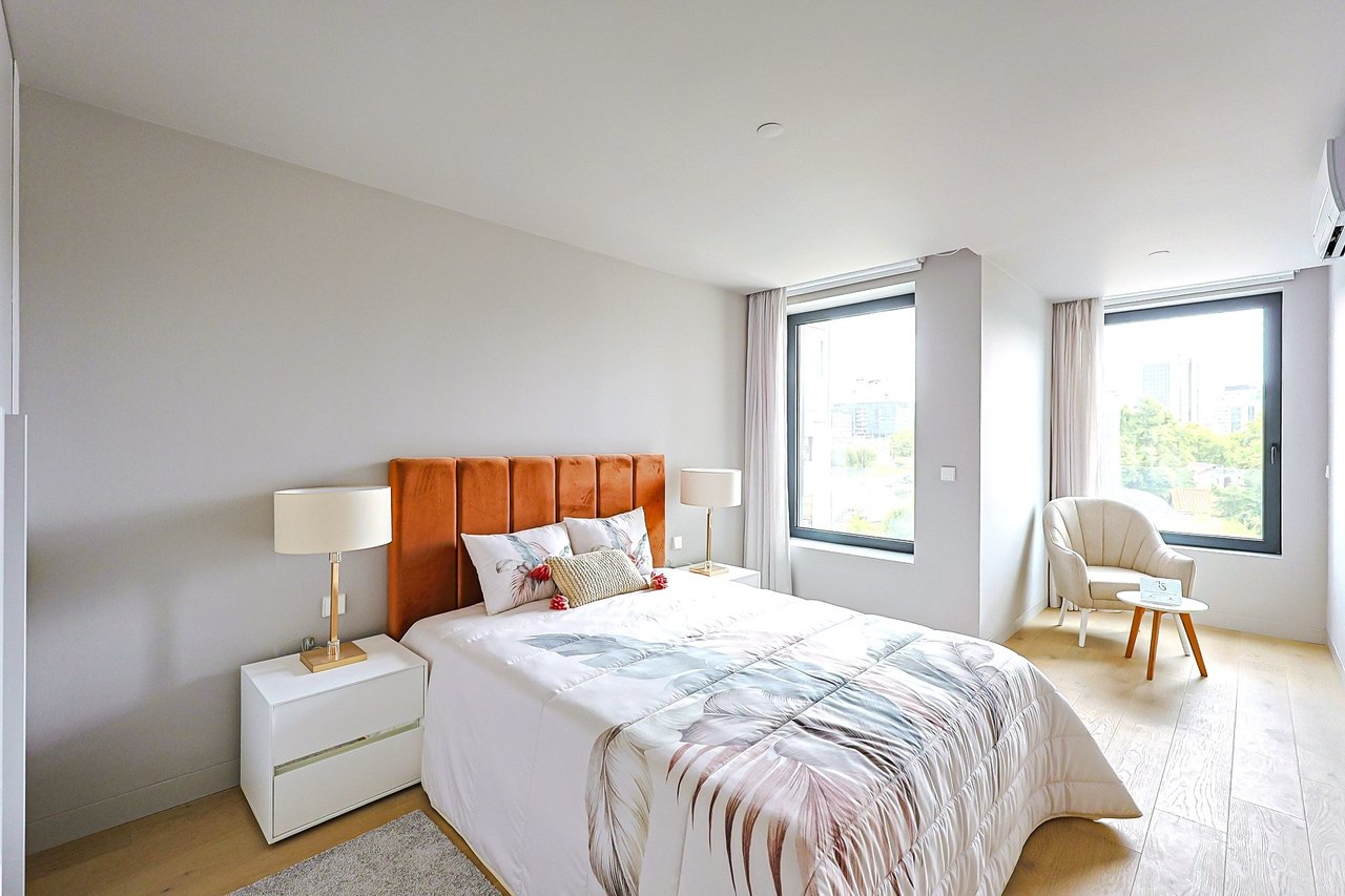 Stylish 2-Bedroom Apartment in the Heart of Lisbon with Exceptional Amenities