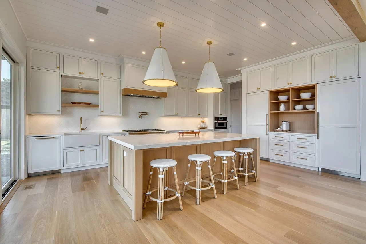 2892 Montauk Highway