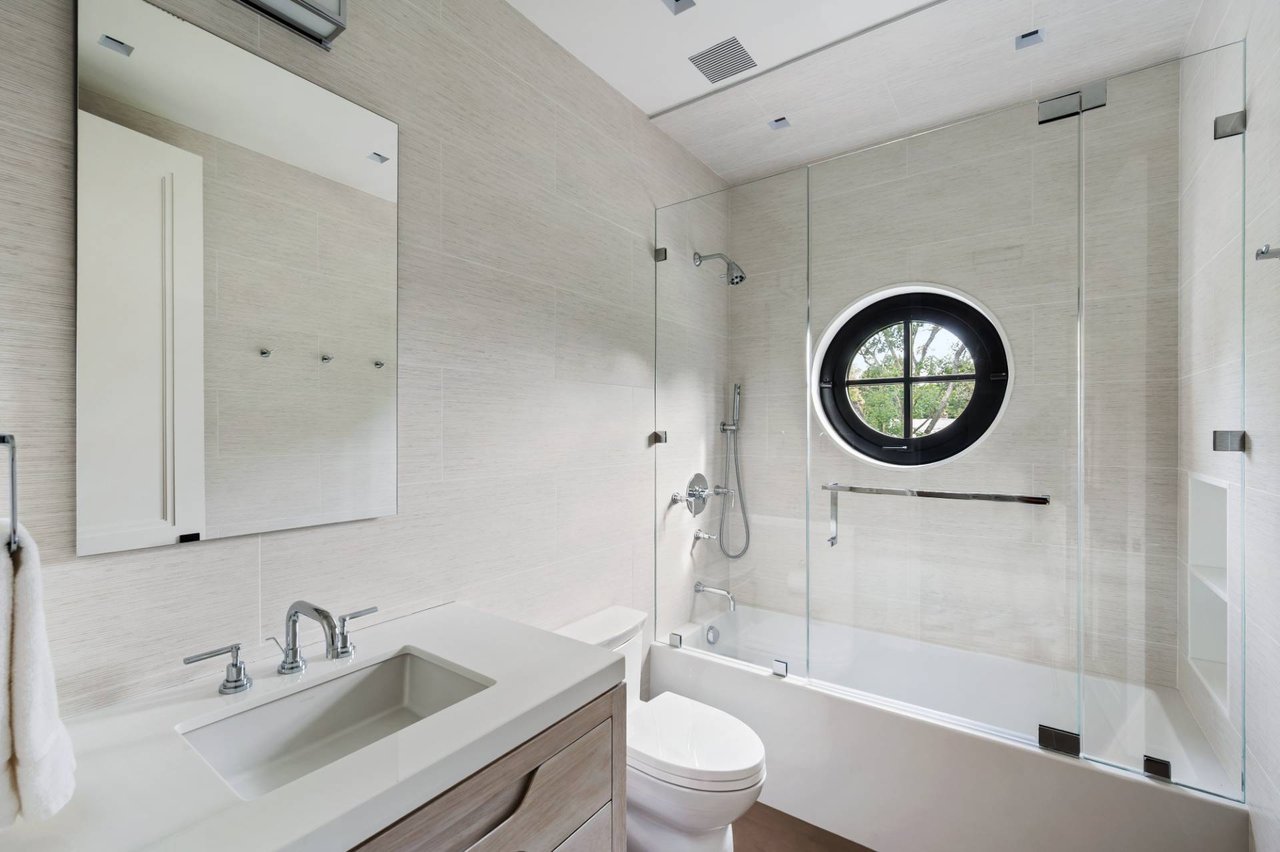 A MODERN CLASSIC IN SOUTHAMPTON'S ESTATE DISTRICT