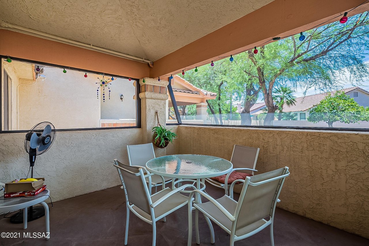 217 E Horizon Cir
