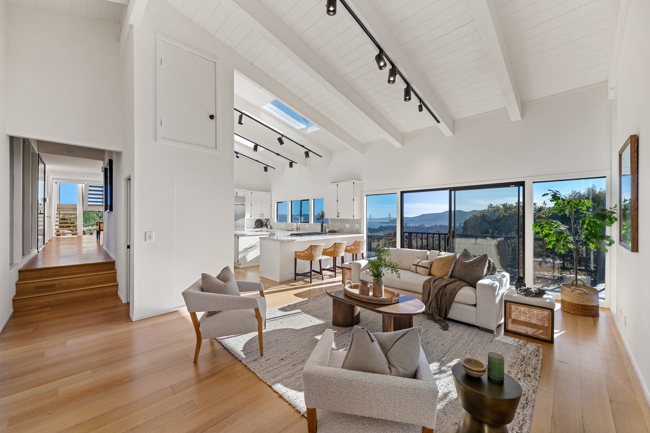 Sweeping Views of San Francisco and the Golden Gate Bridge