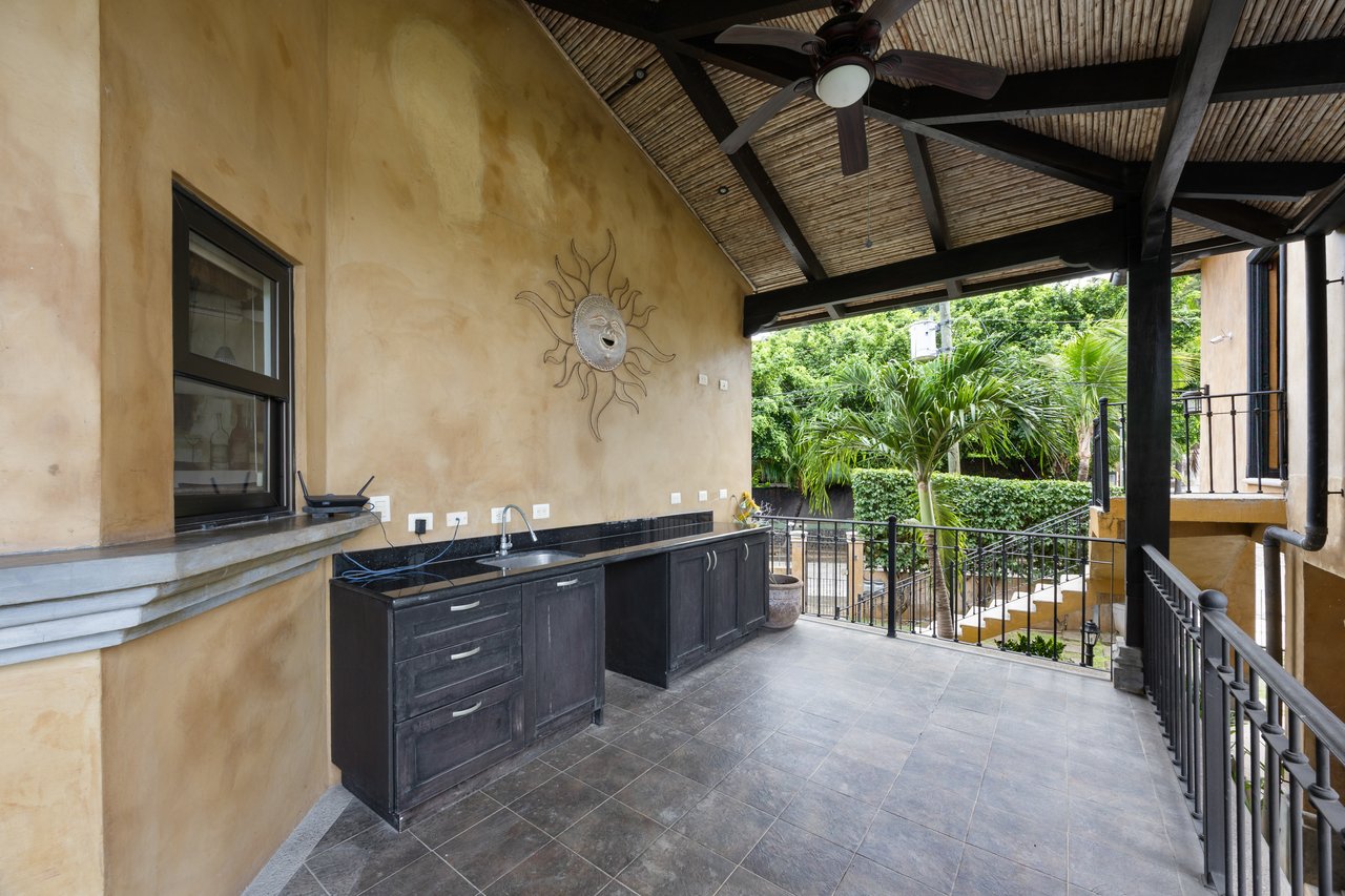 Casa de Vida, Altos de Flamingo | Mediterranean-Style Villa with Pool & Guest House Near Playa Flamingo