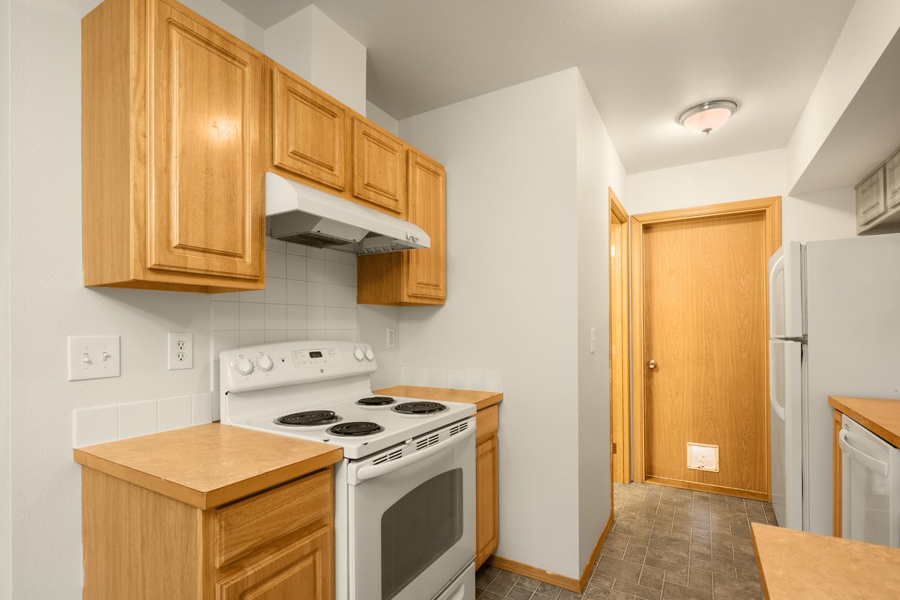 7510 193rd Avenue E Unit: 1&2