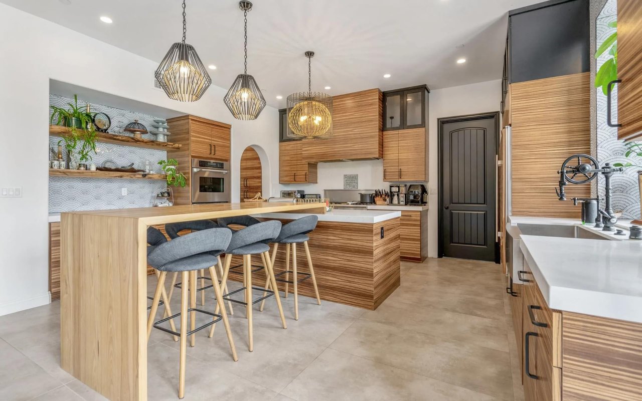 Austin MLS Sold Comparison - October 2015
