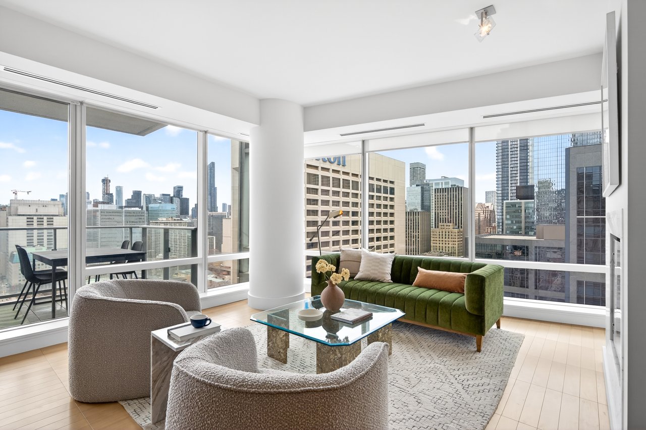 Suite 2806- 180 University Avenue